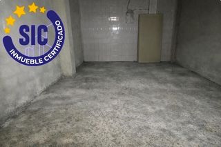 Local Comercial en Calle de Francisco Moreno Usedo