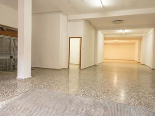 Business premise  Calle de cándido hernández. Oportunidad única en carcaixent! gran local esquinero doble con