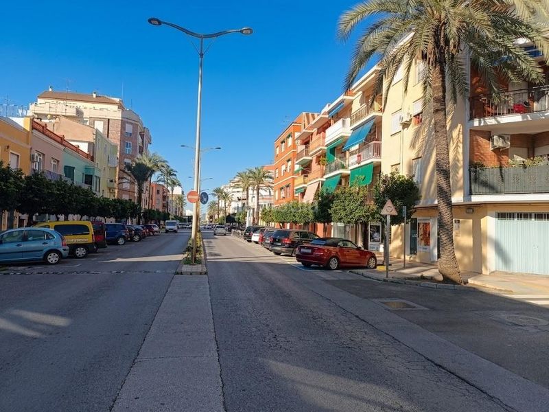 Foto c6bf817e-5cbf-404b-ad31-ac768a336751. Local comercial a Carcaixent