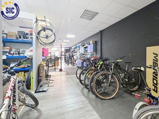 Traspàs Local Comercial  Calle carrasca. Traspaso de negocio de venta y reparación de bicicletas en pater
