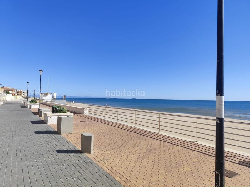 Foto afff13ae-69d8-4627-940a-acde873e1f2e. Apartament amb aparcament a Les Palmeres Sueca