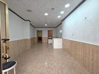 Lloguer Local Comercial  Calle de gómez ferrer. Oportunidad única para emprender local de 40 m2 en calle gómez f