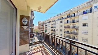 Flat  Calle arzobispo fabian y fuero. Amplia vivienda de 134 m2 junto al jardín del turia con garaje o