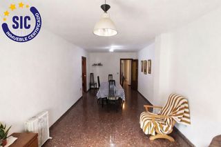 Pis  Calle sant onofre. Amplio y luminoso piso de 4 habitaciones con ascensor en pleno c