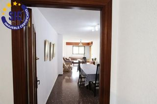 Appartement  Calle sant onofre. Amplio y luminoso piso de 4 habitaciones con ascensor en pleno c