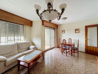 Apartament  Ronda este. Luminoso piso de 3 hab. con balcón junto a la estación en catarr