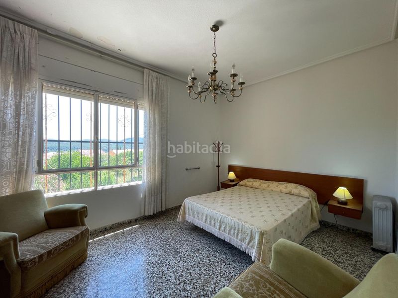 Foto f633c34d-a181-4bc8-81dd-d46be194bd4d. Xalet amb aparcament a Chera