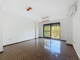 Miete Etagenwohnung  Calle benalup. Piso en alquiler en torrent  calle benalup