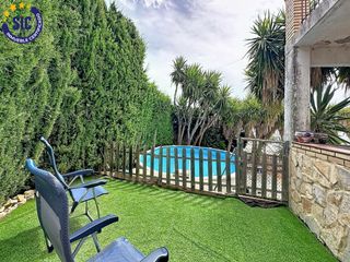 Chalet  Urbanizacion san patricio. Chalet independiente con jardín, piscina y vistas despejadas en
