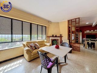 Chalet  Urbanizacion san patricio. Chalet independiente con jardín, piscina y vistas despejadas en