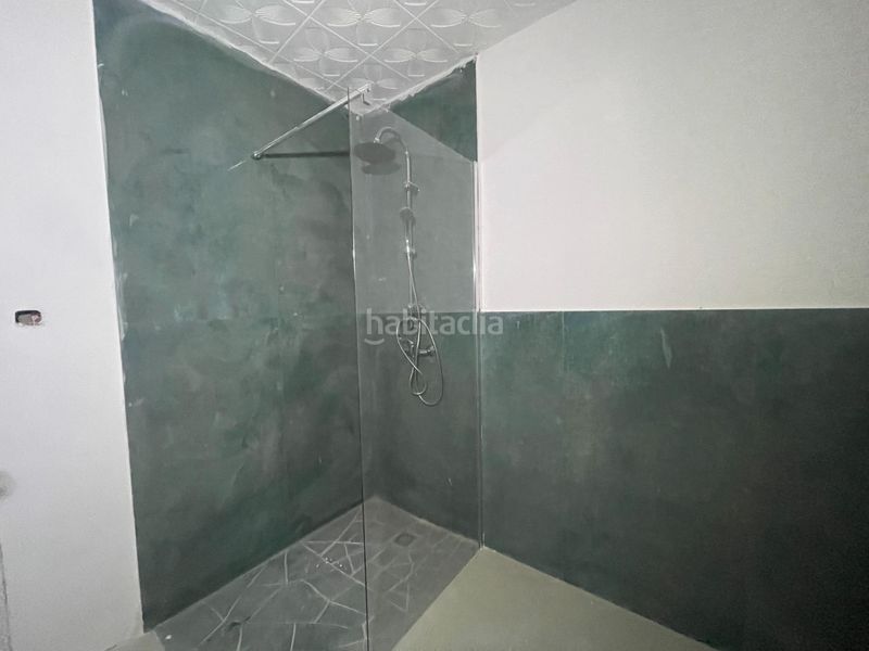 Foto bfaa9c21-ff7d-4658-b7df-e46eeedbd85b. Casa a Requena