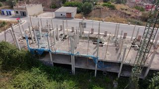 Terreno residencial en Barrio industrial. Oportunidad para promotores! suelo urbano con estructura para 10