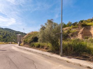 Terreno residencial en Barrio industrial. En venta terreno en ribesalbes