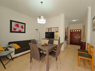 Casa  Calle sant vicent marti pn. Tu hogar ideal casa reformada con solárium y vistas al mar y mon
