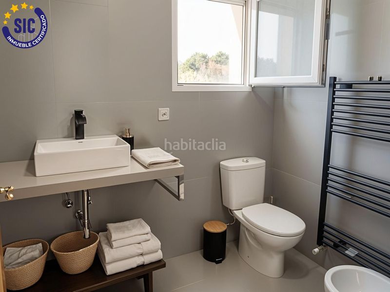 Foto 580a4647-17db-4653-a2b4-f204da722ebf. Chalet espectacular chalet con piscina en exclusiva urbanización nova golf en Oliva
