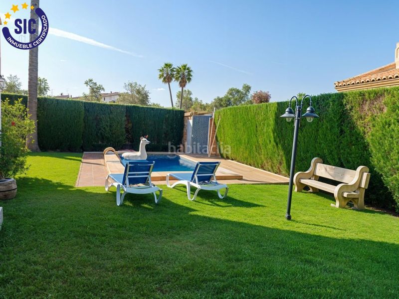 Foto 8e19e7a8-9f55-4ae5-9793-7c3849d2b4d1. Chalet espectacular chalet con piscina en exclusiva urbanización nova golf en Oliva