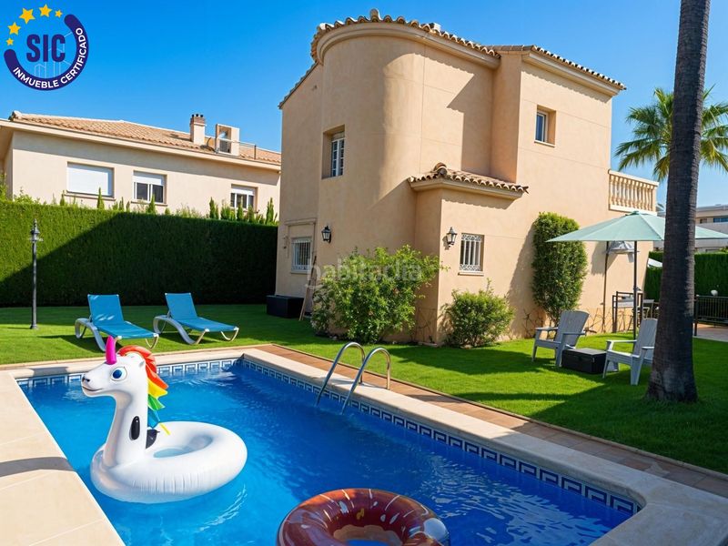 Foto 937d913c-5fc8-4513-876f-48cd66ced984. Chalet espectacular chalet con piscina en exclusiva urbanización nova golf en Oliva