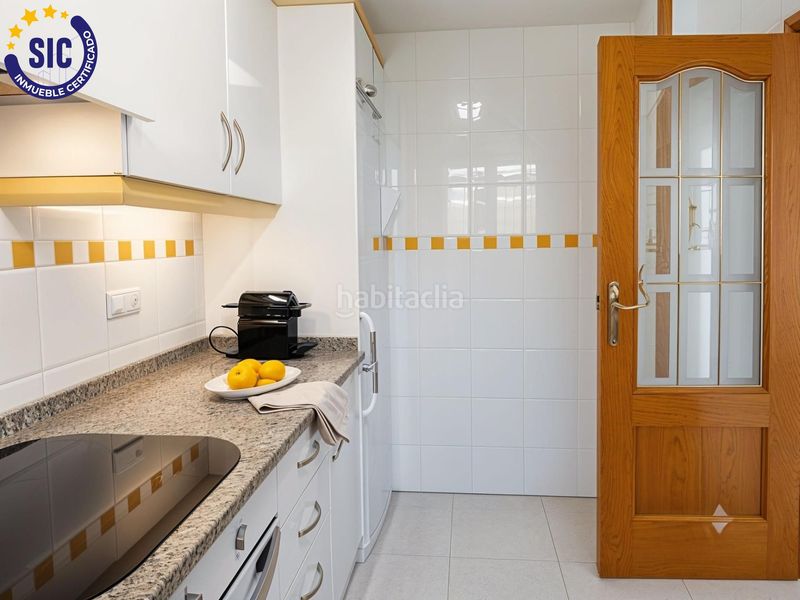 Foto a4e6bdb4-6442-4baa-9fb6-b663c273cdc3. Chalet espectacular chalet con piscina en exclusiva urbanización nova golf en Oliva