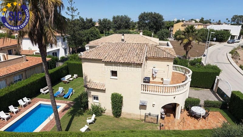 Foto d8cf624c-d158-45fc-86f5-e2d363c57f12. Chalet espectacular chalet con piscina en exclusiva urbanización nova golf en Oliva