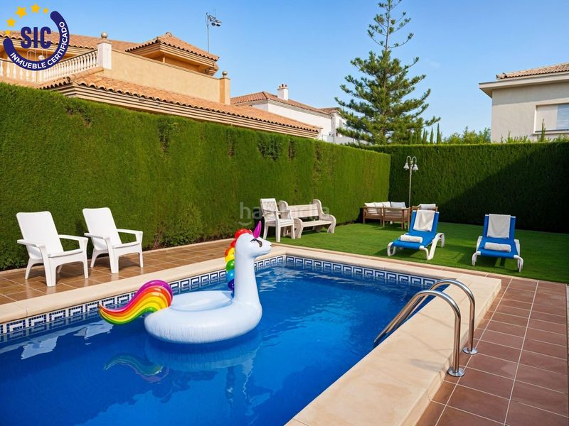 Foto dac52dad-44cd-4831-b80a-4703479fbbda. Chalet espectacular chalet con piscina en exclusiva urbanización nova golf en Oliva