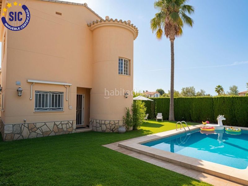 Foto e24a4b24-f97b-4838-a5c3-9221265efcde. Chalet espectacular chalet con piscina en exclusiva urbanización nova golf en Oliva