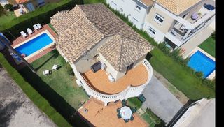 Xalet  Calle rembrandt. Espectacular chalet con piscina en exclusiva urbanización oliva