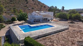 Chalet  Lugar retoria novetle pol-23. Espectacular chalet independiente con piscina, 6.800 m2 de parce