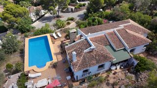 Xalet  Avenida comtat del. En venta estupendo chalet en urbanizacion la sella