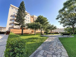 Pis  Calle llavador. Venta de acogedor piso en la urbanización jardines de sínia, gra