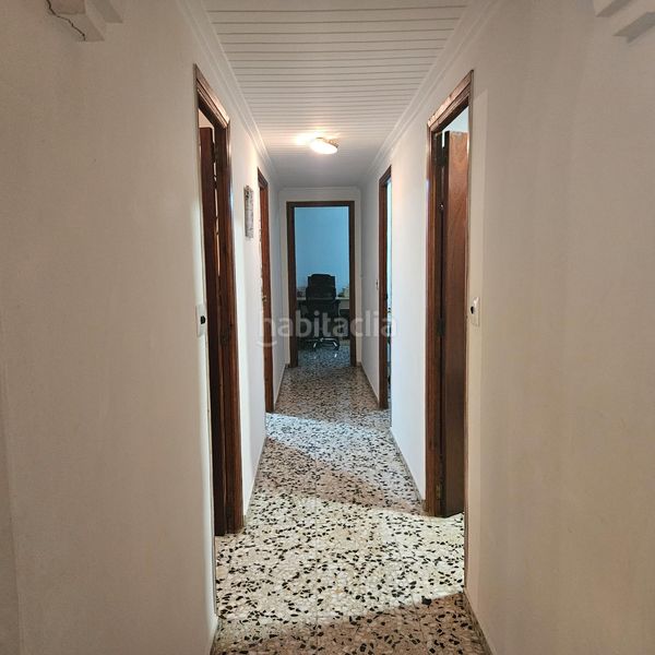 Foto 1ee9ef27-8ad1-4a1f-bef7-740c28e24124. House with parking in Llutxent