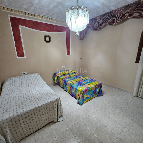 Foto ca3ff3c2-5eb9-432f-ba86-b6bc3542b008. House with parking in Llutxent