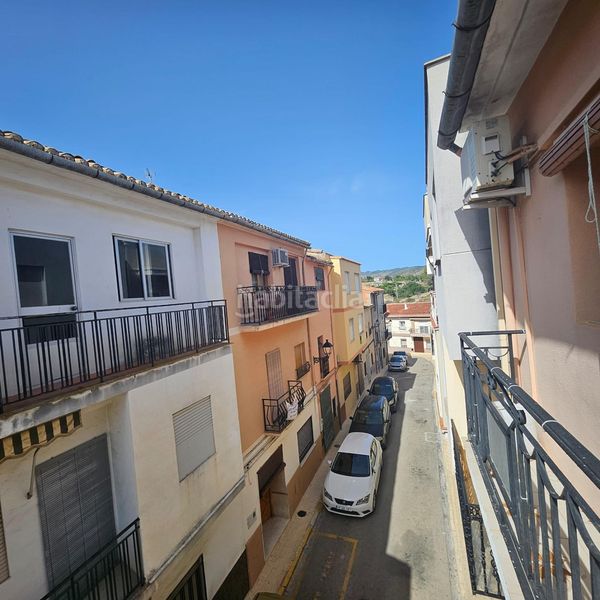 Foto d9a47919-2847-4f72-b108-6eb92dbef93d. House with parking in Llutxent