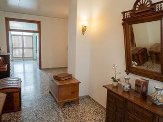 Casa a schiera  Calle pau. Atención inversionistas! edificio con enorme potencial en quatre