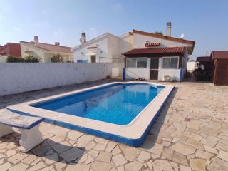 Xalet  Calle canet lo roig. Encantador chalet pareado en una sola planta con jardín privado,