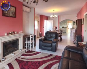 Chalet  Calle canet lo roig. Encantador chalet pareado en una sola planta con jardín privado,