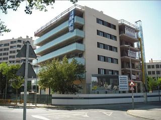 Aparcament cotxe a Passeig de pi i margall 40