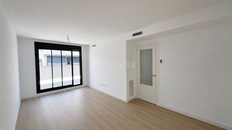 Foto da1b2e45-2f20-4c23-923a-253288d231a8. Àtic amb calefacció a Montesa Esplugues de Llobregat