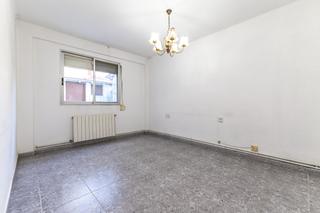 Etagenwohnung in Alaquàs. Con terraza y vistas despejadas
