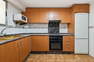 Etagenwohnung  Av blasco ibañez. Presentamos estupendo piso en venta en alaquàs, se trata de una