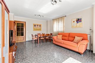 Etagenwohnung  Alaquàs - cl andalucia. Nos complace presentar este encantador piso en venta, situado en