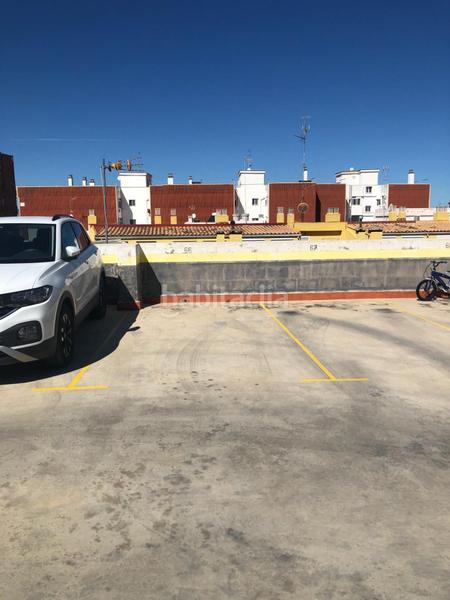 Foto 0da6954b-2542-4725-b19b-733ce2fdd5a5. Parking coche parking pueblo edf. cervantes en pueblo de Cullera Cullera