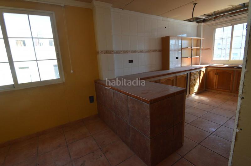 Foto cd83aab8-bfed-437a-8443-4dbb80dc6a7e. Edifici a Favara