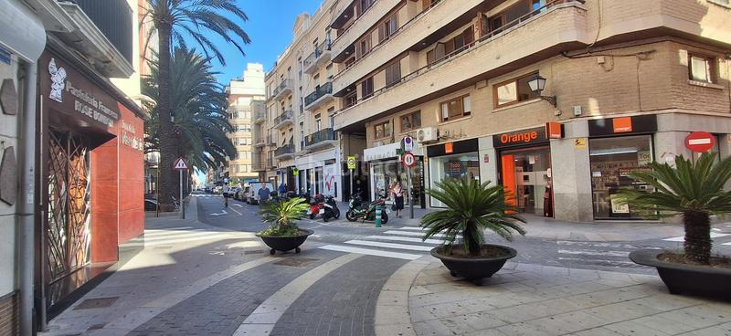 Foto 648c4e20-5d93-4d2d-a080-494e6304522d. Alquiler local comercial local en venta en pueblo en Cullera