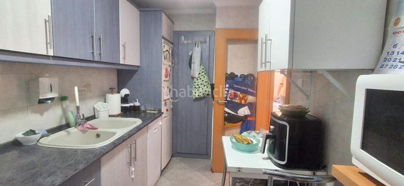 Foto b9e1f719-70f5-437d-9402-ff0210bcb746. Pis a pueblo de Cullera Cullera