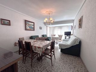 Pis a Pueblo de Cullera. Piso en zona vega 4 habitaciones