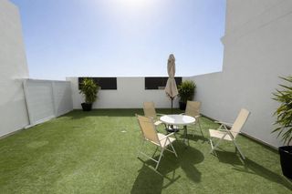 Location Maison jumelée à Bulevar del Xúquer. Adosado de una habitación en alquiler