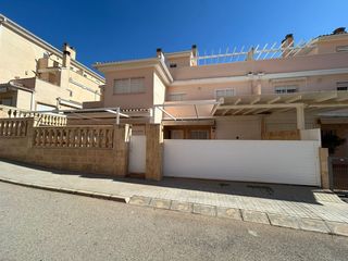 Reihenhaus in Racó. Adosado en cullera reformado 4 habitaciones