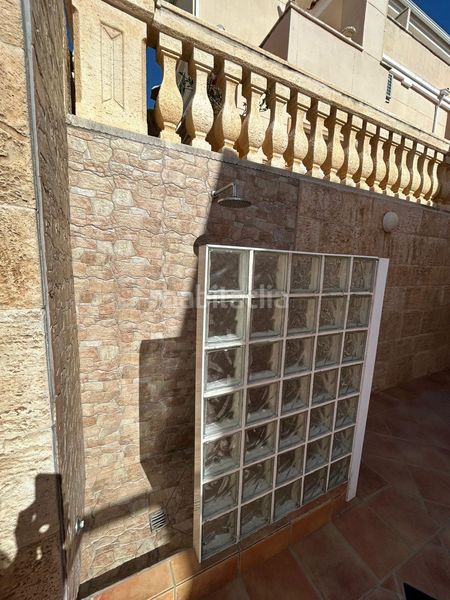 Foto a2c3cb73-d230-42fe-bef2-46f481fd1c04. Casa adossada amb aparcament piscina a Racó Cullera