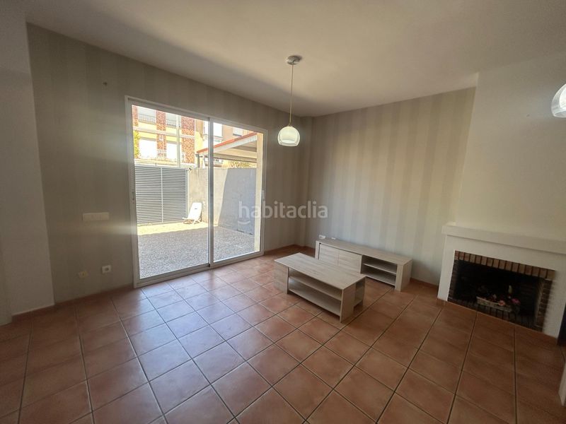 Foto 334f201b-3da5-442c-8e0d-d4bc7df6e0c1. Casa adossada amb calefacció aparcament a Bulevar del Xúquer Cullera