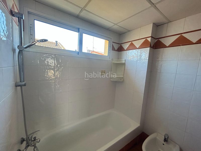 Foto 406cbcb3-ba11-4f14-aa1c-6cf372ace3d7. Casa adossada amb calefacció aparcament a Bulevar del Xúquer Cullera